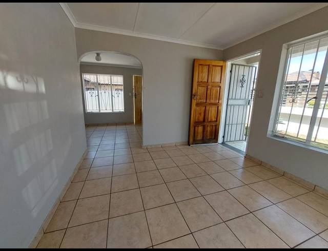 3 BEDROOM HOUSE FOR SALE IN LOTUS GARDENS